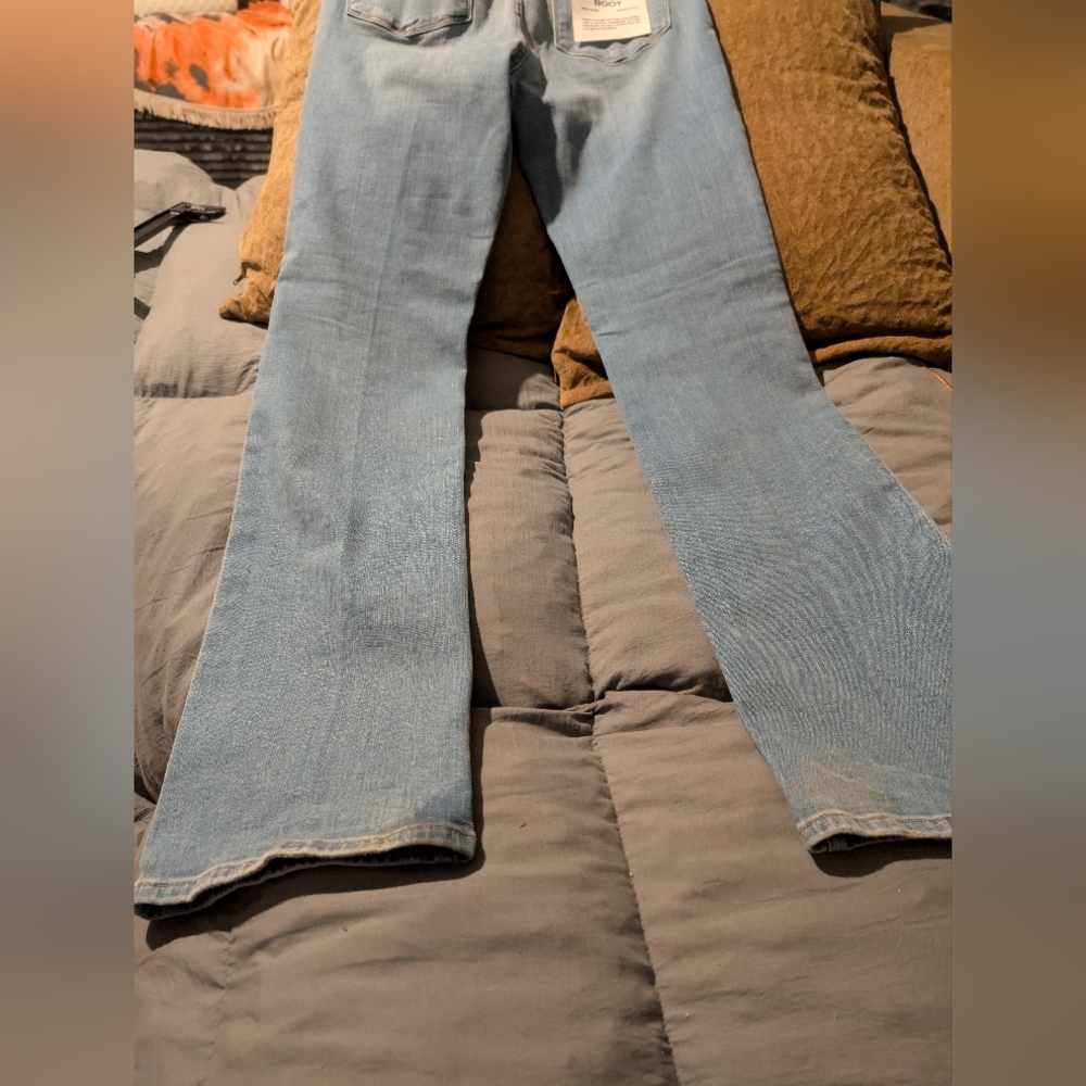 FRAME DENIM MINI BOOT JEANS IN ZUNI WASH.NWT! - Picture 13 of 17